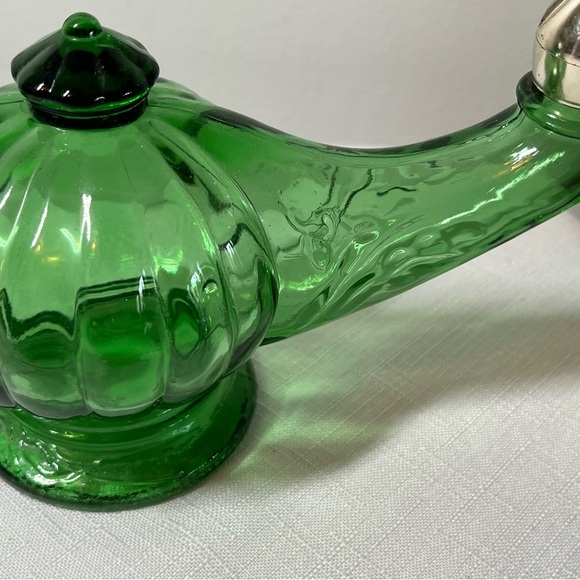 vintage Avon Aladdin's Lamp green glass decanter bottle - Picture 3 of 4